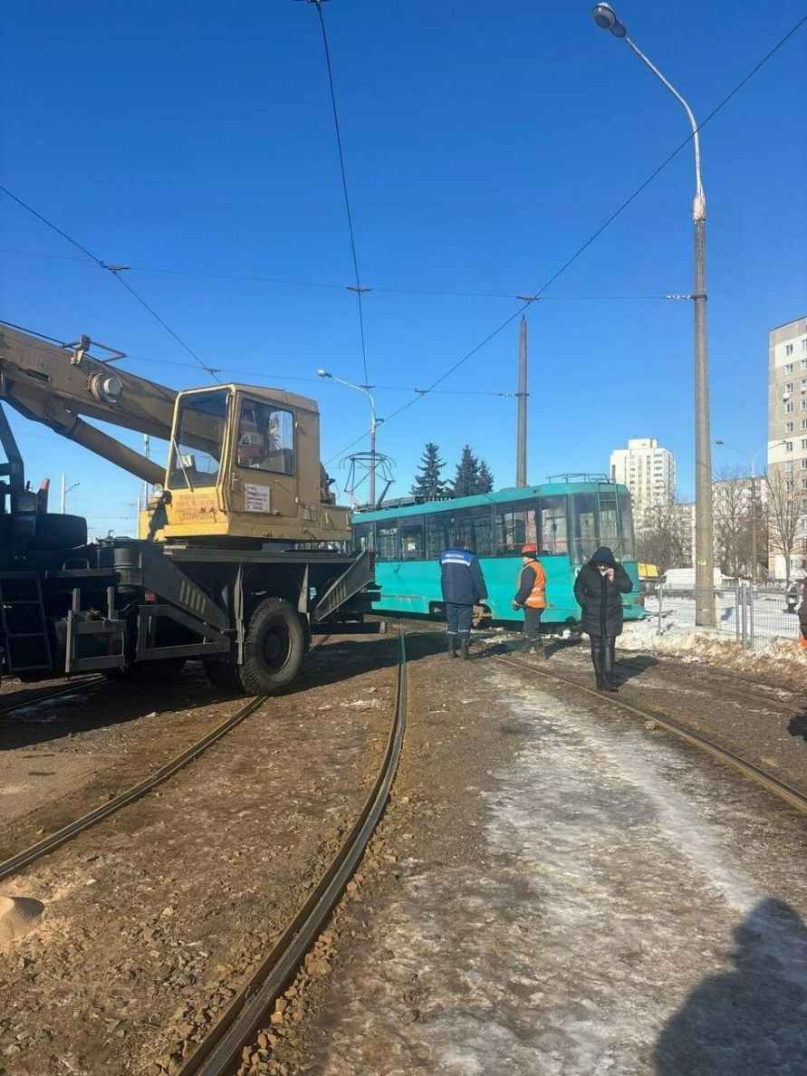 В Минске сошел с рельсов трамвай