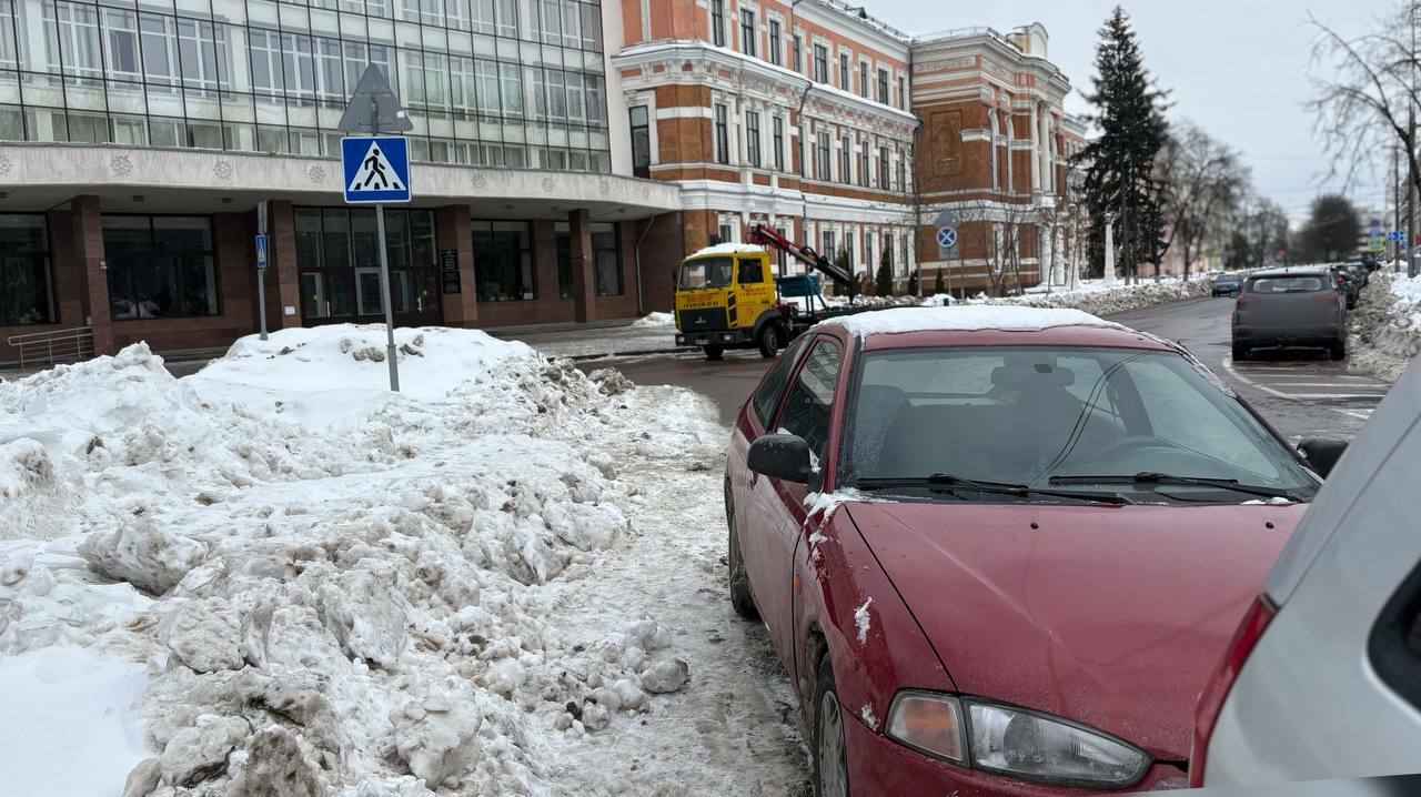 В Гомеле эвакуаторы взялась за проблему, которую водители создают по всей Беларуси