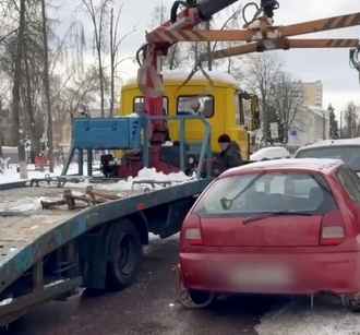 В Гомеле эвакуаторы взялась за проблему, которую водители создают по всей Беларуси