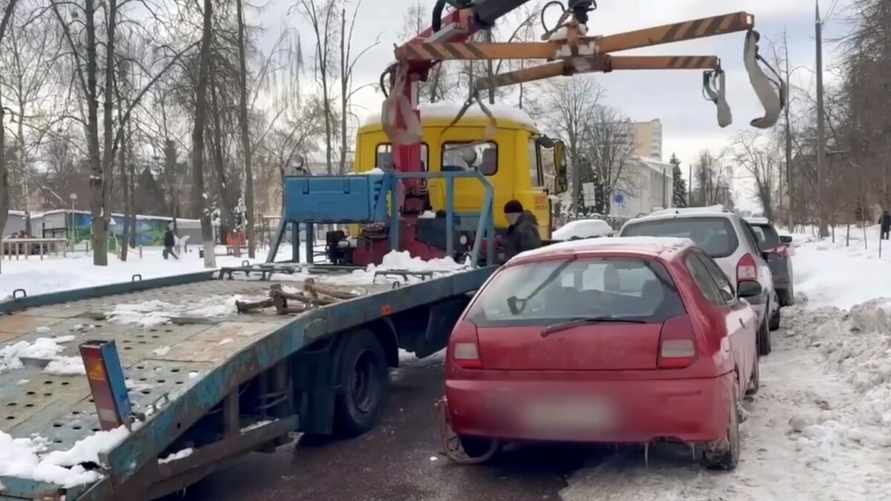 В Гомеле эвакуаторы взялась за проблему, которую водители создают по всей Беларуси