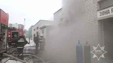 Сразу 11 пожарных машин приехали тушить 6 квадратных метров в Минске