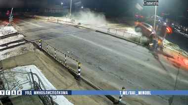 В Молодечно водитель протаранил железнодорожный переезд