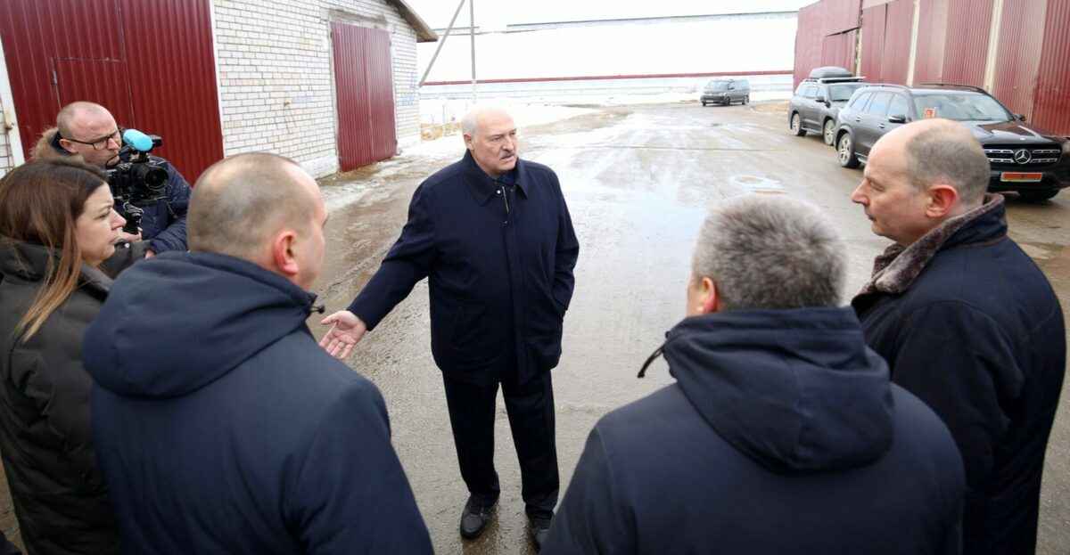 Лукашенко предложил построить новую железную дорогу из Минска