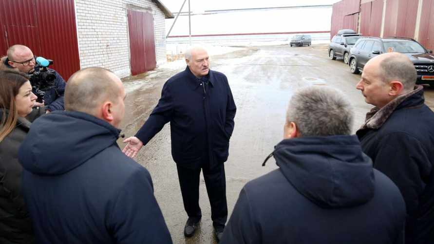 Лукашенко предложил построить новую железную дорогу из Минска