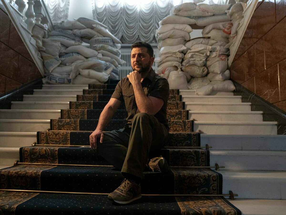 Зеленский признался, что уже не живёт в бункере