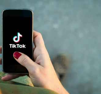 ЕС взялся за главную фишку TikTok. Бесконечную прокрутку могут запретить и в Instagram