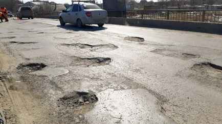 Как белорусам быстро пожаловаться на ямы на дороге? ГАИ предложила сделать фото и еще два шага