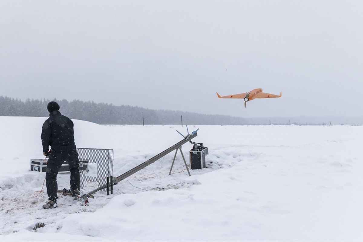 В Литве показали дирижабли и дроны, которые военные тестируют для борьбы с «шарами из Беларуси»