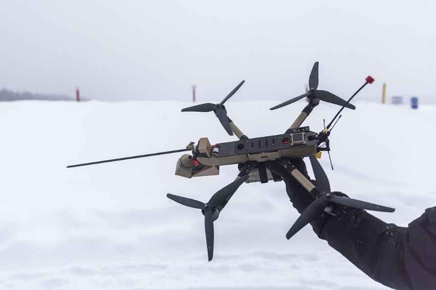 В Литве показали дирижабли и дроны, которые военные тестируют для борьбы с «шарами из Беларуси»