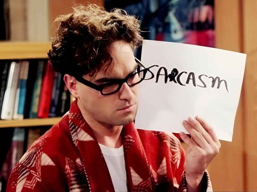 Сарказм, болтливость и не только. Психолог назвала 8 едва заметных признаков измены