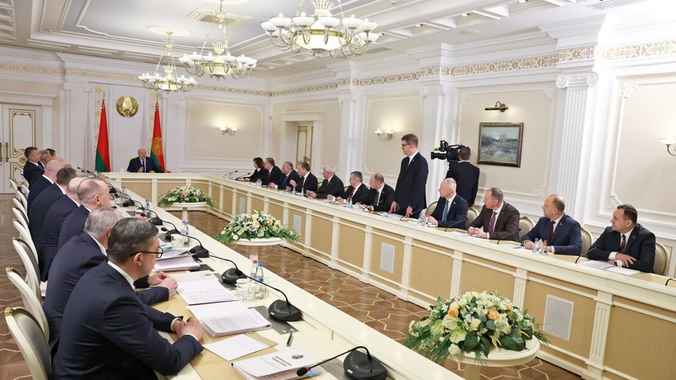 Лукашенко предложил минчанам 10 минут «потерпеть» ради повышения пенсий