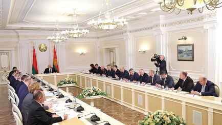 Лукашенко рассказал чиновникам о «моральном уродстве» и что «не понимает» министр сельского хозяйства