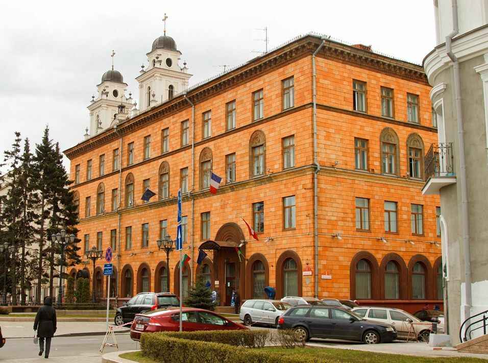 Франция упростила выдачу шенгена белорусам