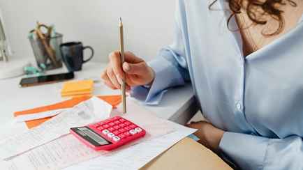 Минтруда предложило некоторым белорусам добровольно доплатить до 2549 рублей в ФСЗН