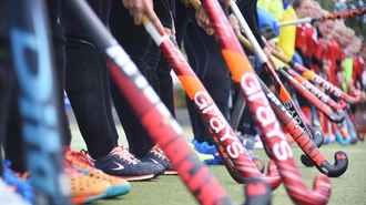 Хоккеистам из Беларуси разрешили выступать на мировых соревнованиях под госфлагом. Но есть два нюанса