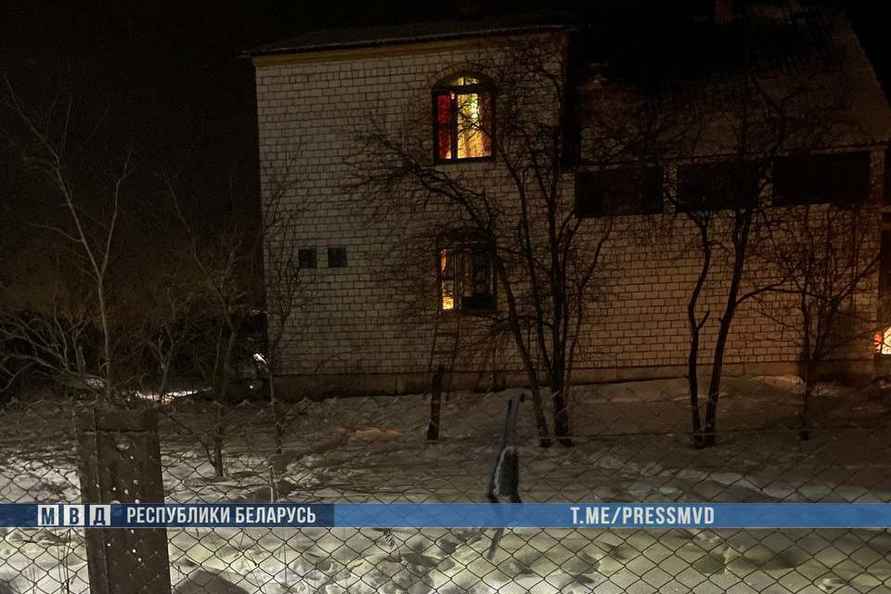 Три иностранца с оружием ворвались в дом под Смолевичами