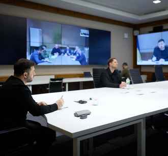 Зеленский обвинил Россию в затягивании мирных переговоров в Женеве