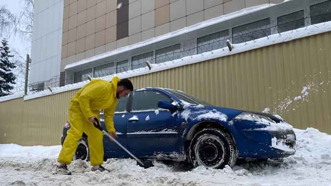 В ГАИ предложили белорусам в снегопады оставлять в машине одну бумажку