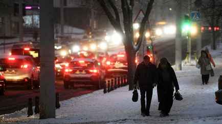 Лукашенко приказал включать свет на улицах не раньше 20:00