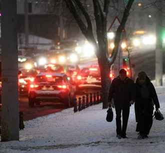 Лукашенко приказал включать свет на улицах не раньше 20:00