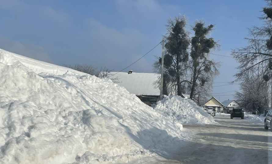 Генпрокуратура Беларуси взялась за распространенную проблему ЖКХ, мешающую и водителям, и пешеходам