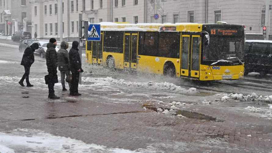 От -10°C до +13°C и обратно. Синоптики предупредили белорусов о метелях и температурных качелях