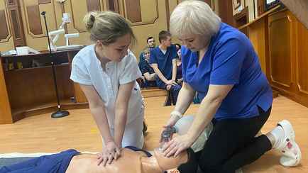 Минздрав и Минобразования пообещали научить 20 000 белорусских десятиклассников реанимации