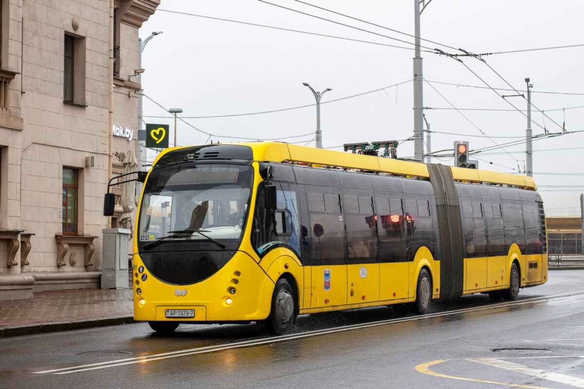 В Минпроме рассказали, почему электробусы не заменят все автобусы в Беларуси