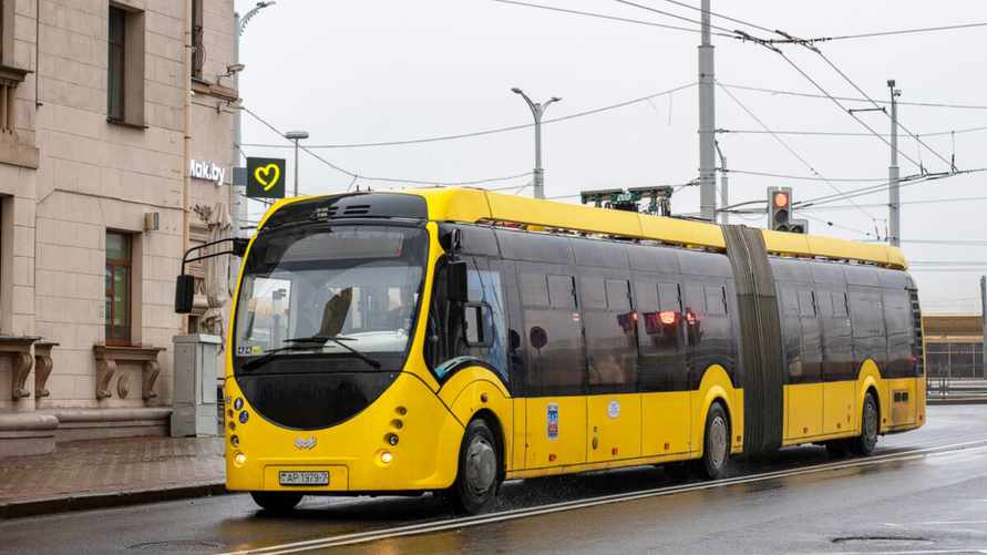 В Минпроме рассказали, почему электробусы не заменят все автобусы в Беларуси