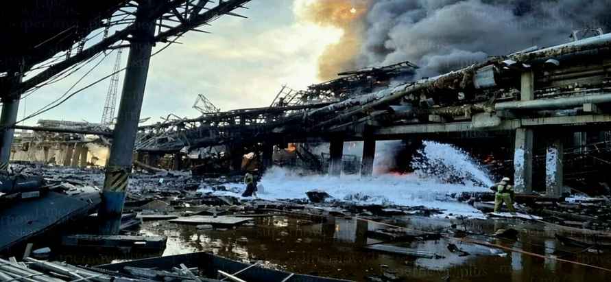 В России взорвался нефтехимический завод