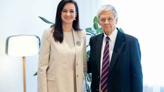 Спецпосланник Трампа по Беларуси Джон Коул прибыл в Вильнюс