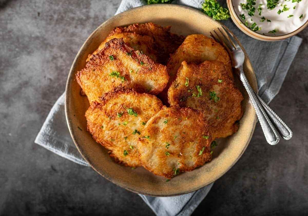 МАРТ предупредил белорусского блогера за сравнение кафе и ресторана. Причем тут драники?