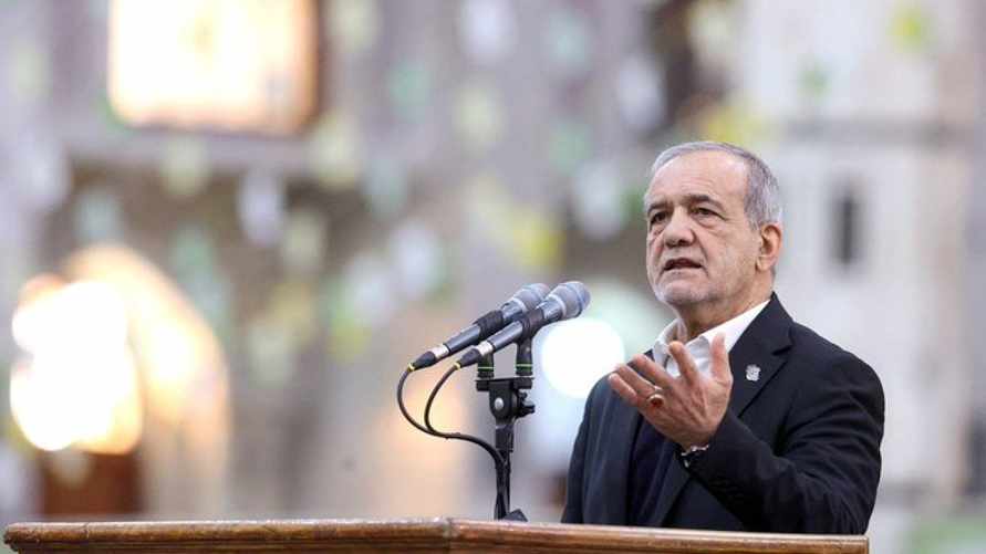 Президент Ирана заявил, что уважает суверенитет стран, которые бомбит