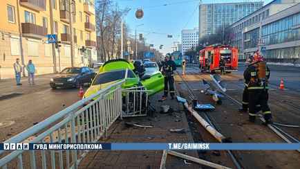В центре Минска BMW протаранил остановку