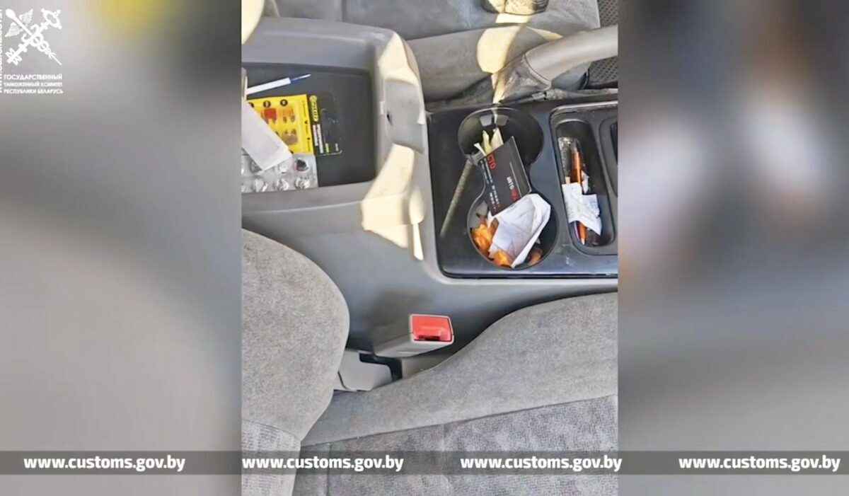 Таможня на примере показала белорусам, когда может забрать автомобиль на границе