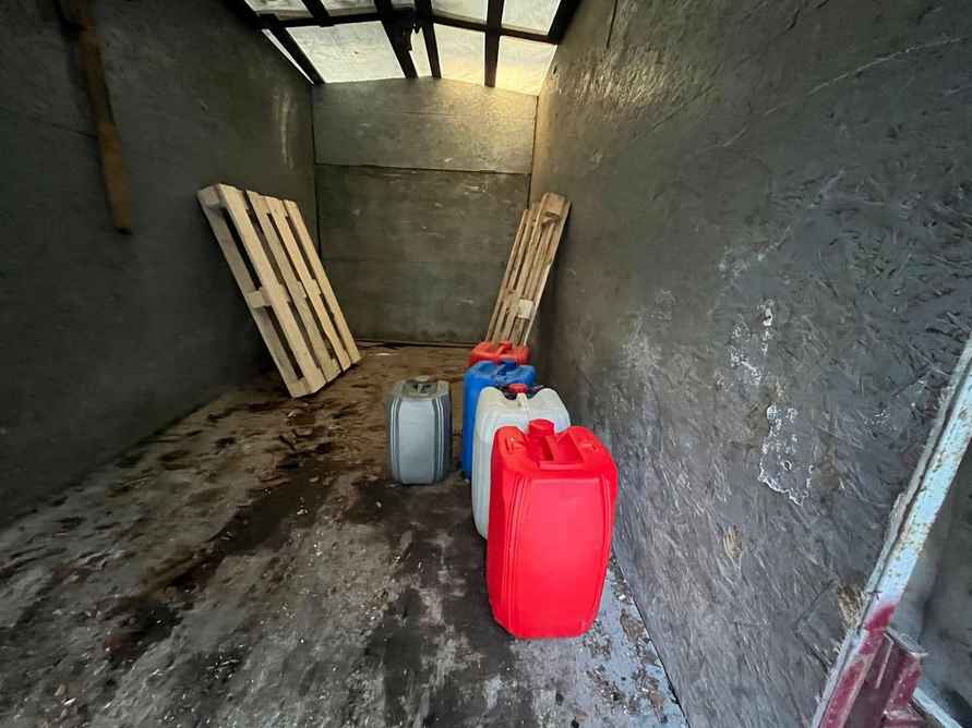 Под Щучином в лесу обнаружили настоящий мини-завод по производству самогона