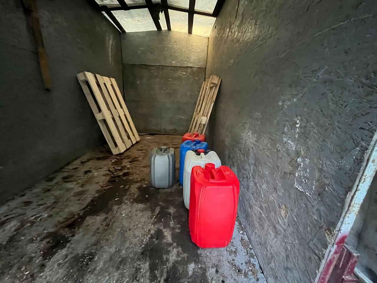 Под Щучином в лесу обнаружили настоящий мини-завод по производству самогона