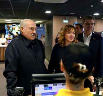 Лукашенко посетил белорусский аналог McDonald’s и похвалил белорусских айтишников: «Их мозги очень ценятся»