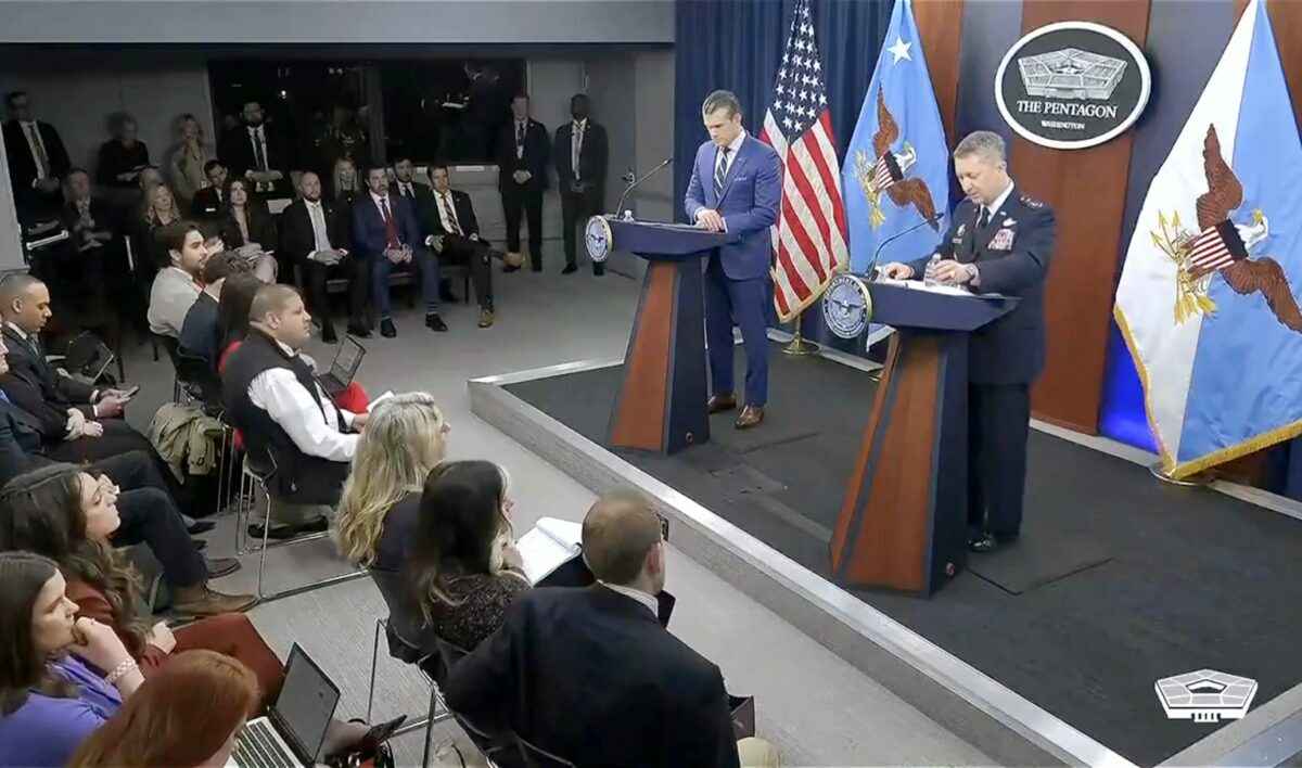 Хегсет объявил о начале «самых интенсивных» бомбардировок Ирана