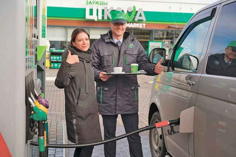 «Белоруснефть» отправила работать на заправки директоров. Клиентам же пообещали 50% скидки