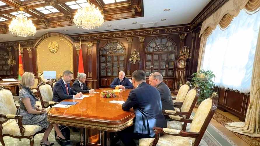 Спецпосланник Трампа Джон Коул прибыл в Минск