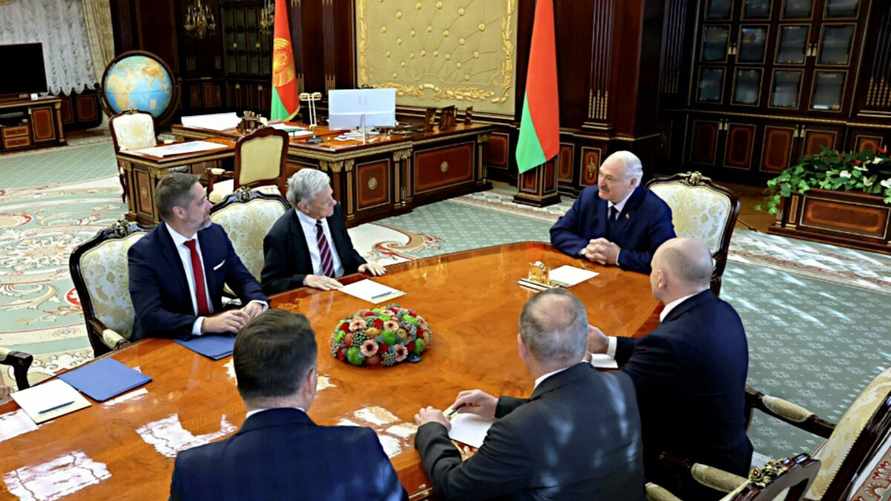 Лукашенко попросил передать в Белый дом: "Я сторонник Трампа"