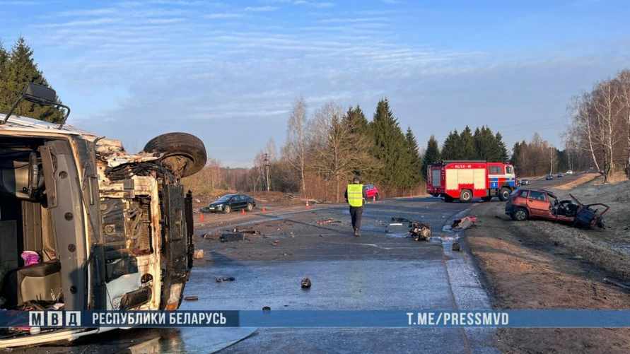 Под Молодечно два человека погибли в лобовом столкновении