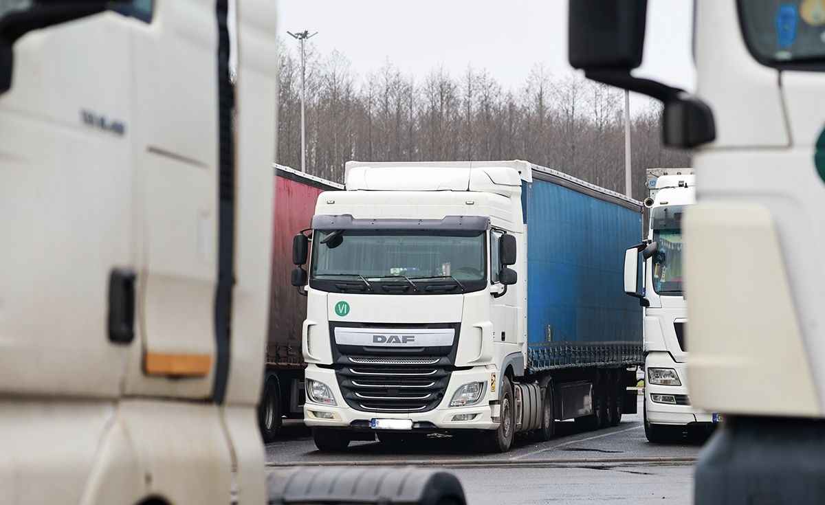 Литовские компании распродают имущество, чтобы оплатить выезд застрявших фур из Беларуси — Linava