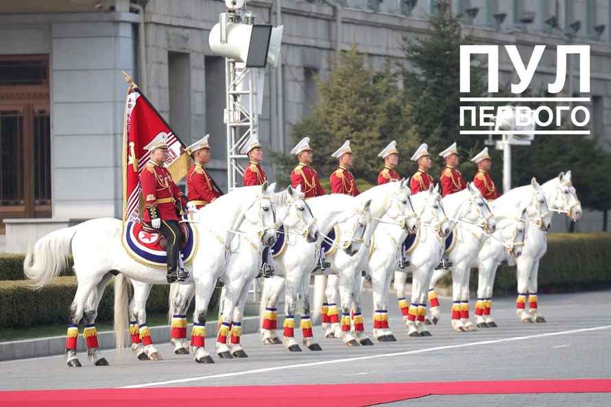 В КНДР для встречи Лукашенко устроили масштабный парад с салютом и конницей