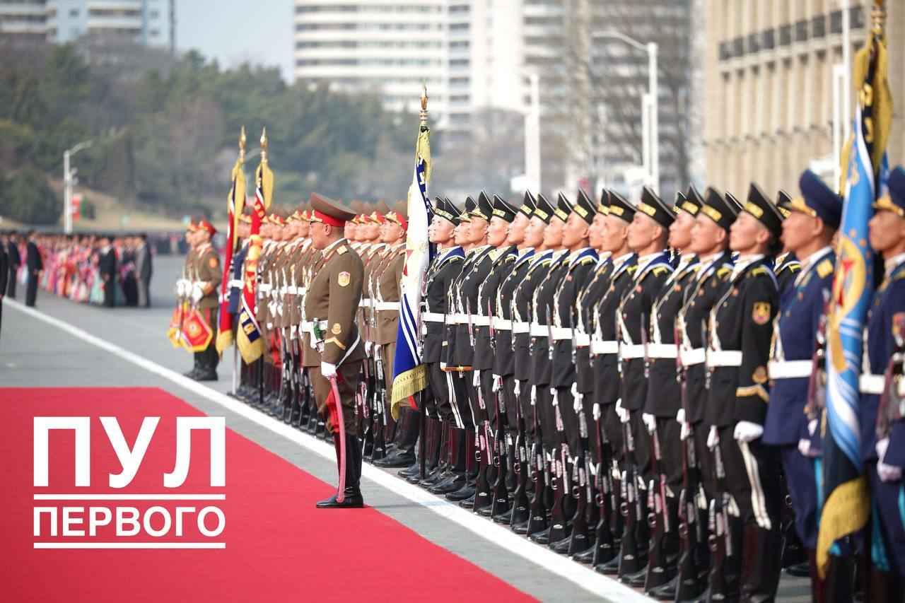 В КНДР для встречи Лукашенко устроили масштабный парад с салютом и конницей