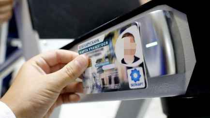 Беларусбанк пообещал до 10 рублей в месяц на карты школьников. Есть условия