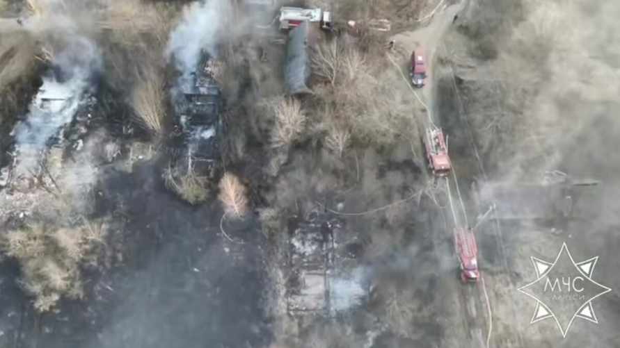В Пружанском районе загорелась деревня