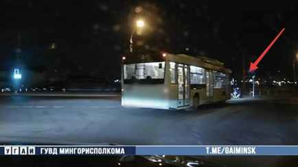 ГАИ Минска обвинила сбитую троллейбусом самокатчицу в непредоставлении преимущества. Ехала на зелёный