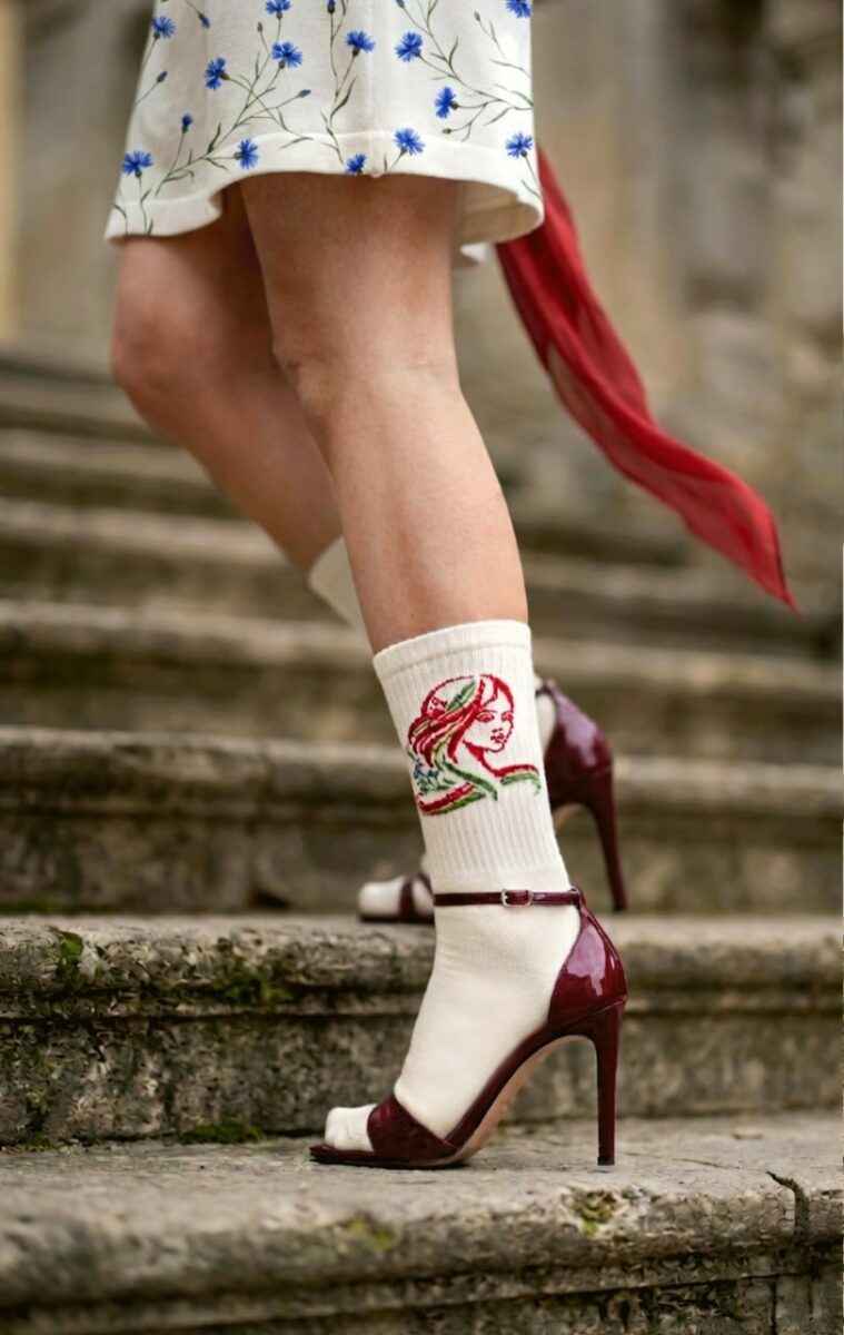 Брестская фабрика выпустила носки с квинтэссенций женских качеств